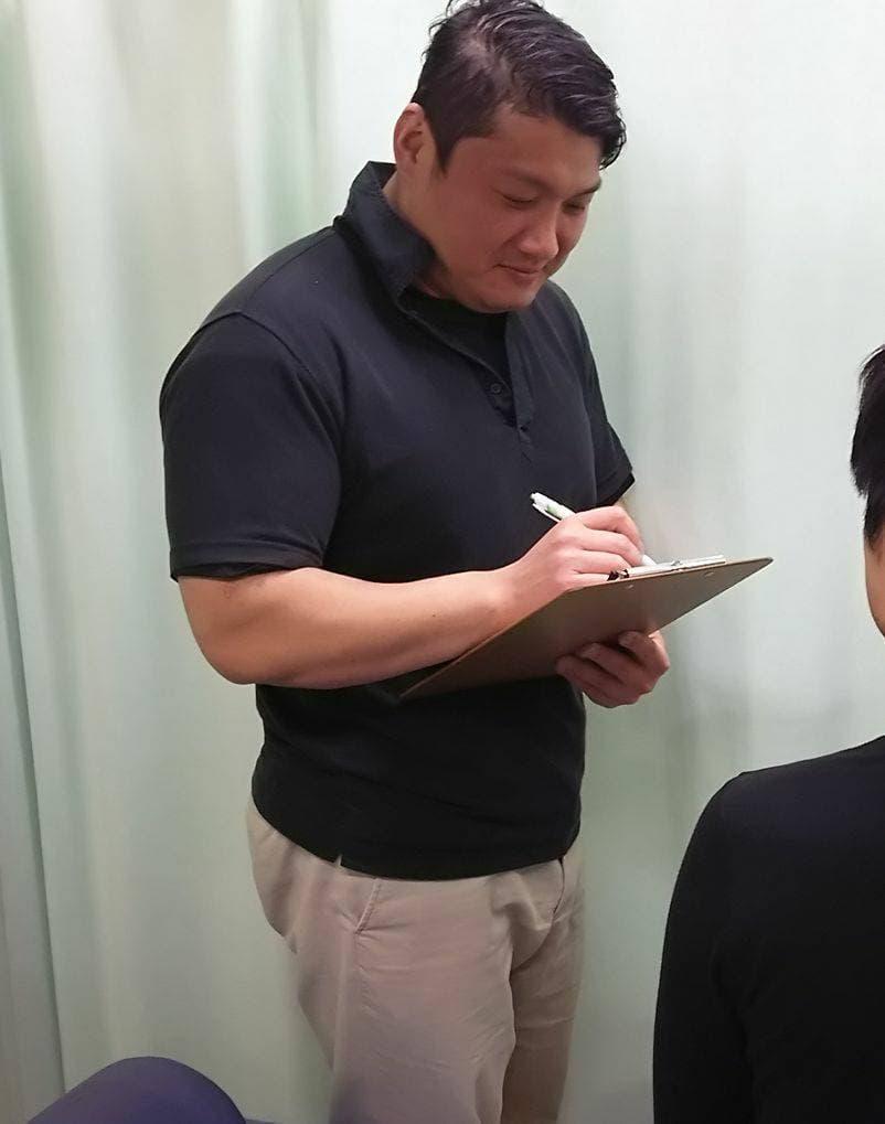 鍼灸整骨院あおてあの田林先生がさくら整骨院を推薦している写真