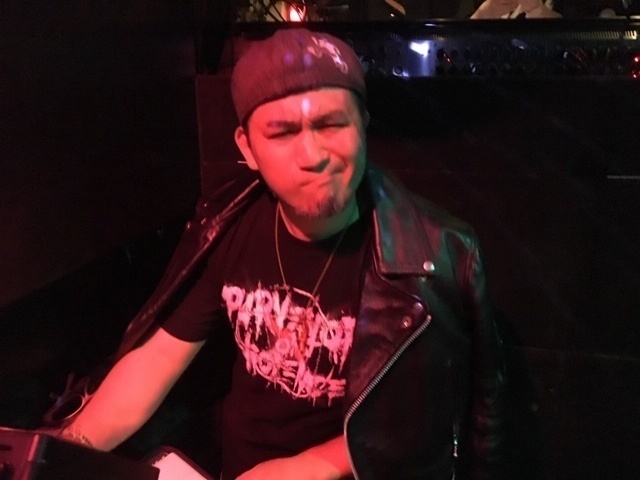 さくら整骨院の院長・竹井がプライベートでDJをしている様子の写真